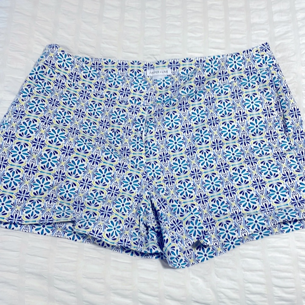 Juniper and lime shorts